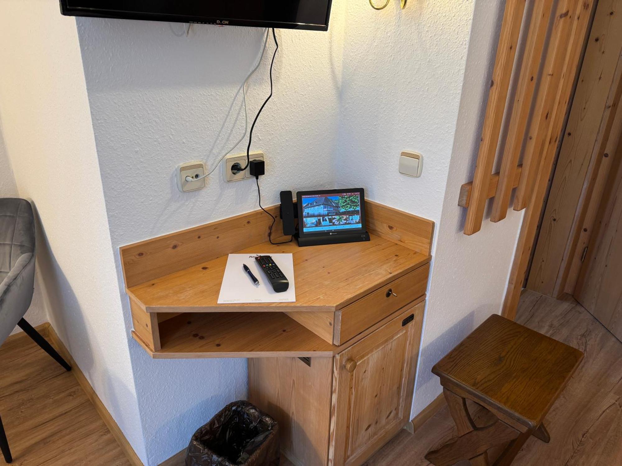 Hotel Restaurant Adler Stube Münstertal Pokoj fotografie